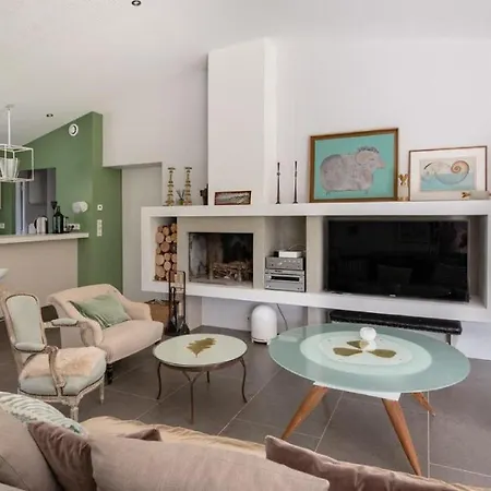 Next To The Village Square And A Short Walk To The Shops And Cafes Grosseto-Prugna